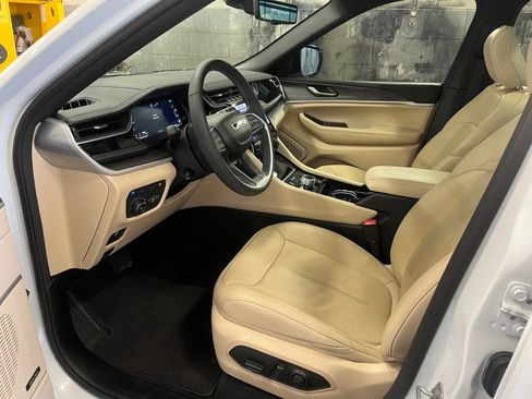 Used 2022 Jeep Grand Cherokee Limited 4xe w/ Luxury Tech Group II image 14