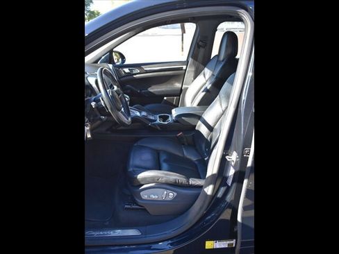 Used 2017 Porsche Cayenne S w/ Premium Package image 15