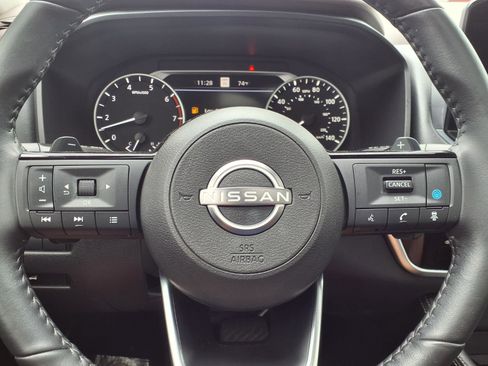 Used 2023 Nissan Rogue SL w/ SL Premium Package FWD image 12
