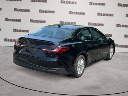 Used 2025 Toyota Camry LE w/ Convenience Package FWD image 5