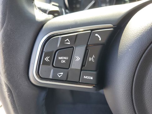 Used 2019 Jaguar XE Premium image 19