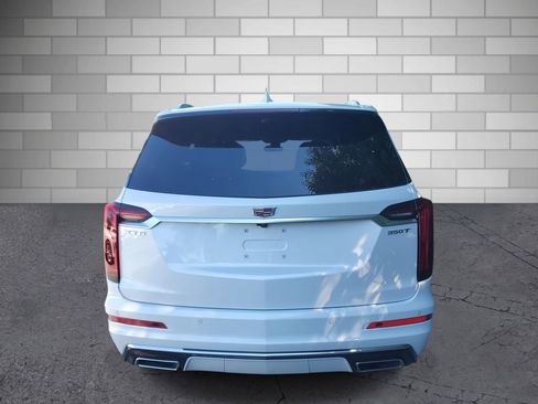 New 2025 Cadillac XT6 Luxury image 4