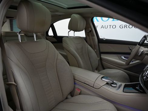 Used 2016 Mercedes-Benz S 550 Sedan image 19