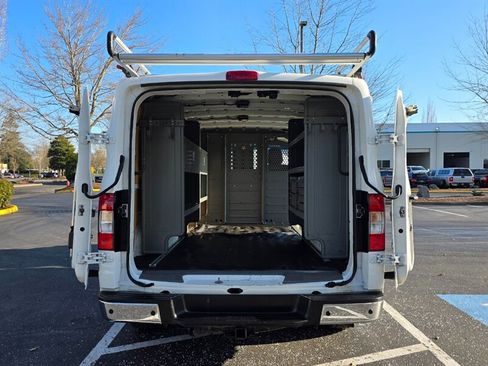 Used 2018 Nissan NV 3500 SL w/ Navigation Package image 17