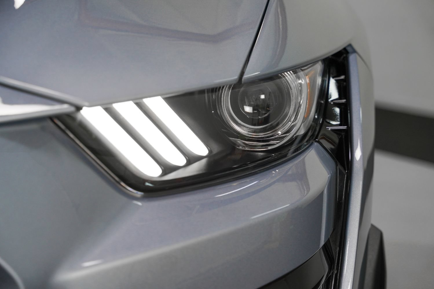 Used 2022 Ford Mustang Shelby GT500 w/ Carbon Fiber Track Pack RWD image 11