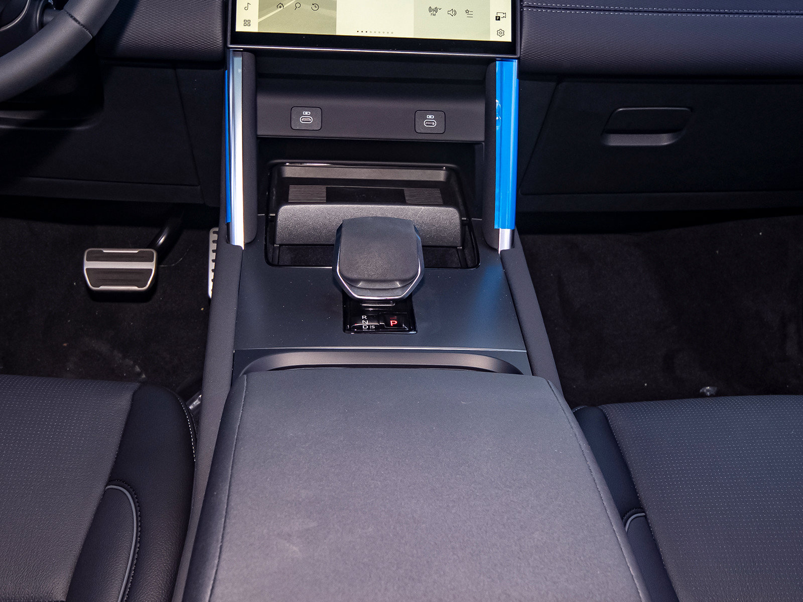 New 2026 Land Rover Discovery Sport Landmark AWD/4WD image 25