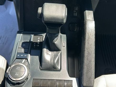 Used 2024 Toyota Tacoma SR5 AWD/4WD image 22