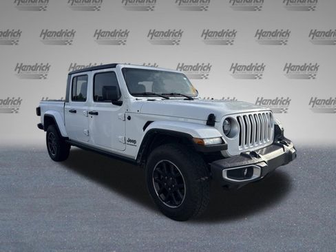Used 2023 Jeep Gladiator Overland image 4