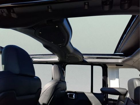 New 2026 Jeep Wrangler Unlimited Rubicon 392 image 15