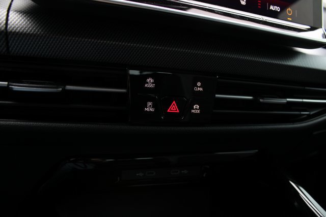 New 2026 Volkswagen GTI SE FWD image 10