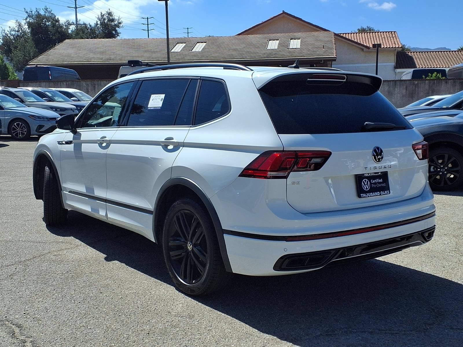 Certified 2022 Volkswagen Tiguan SE R-Line FWD image 5