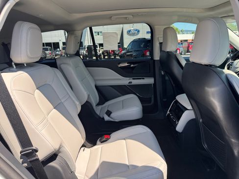 New 2026 Lincoln Aviator AWD image 28