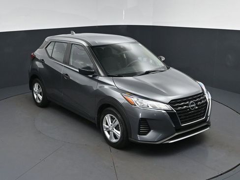 Used 2024 Nissan Kicks S FWD image 1