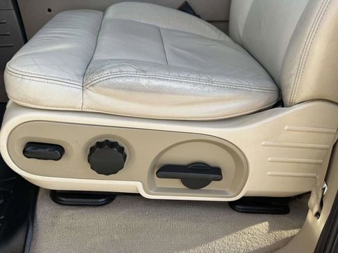 Used 2004 Ford F150 Lariat image 19