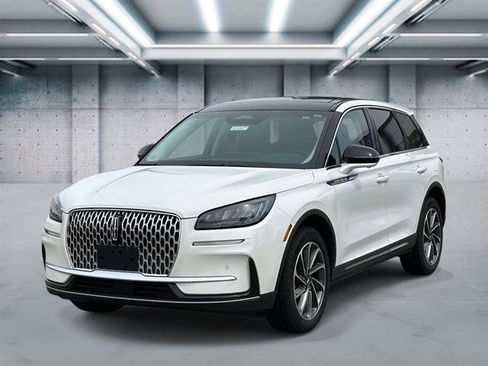 Certified 2023 Lincoln Corsair AWD image 1