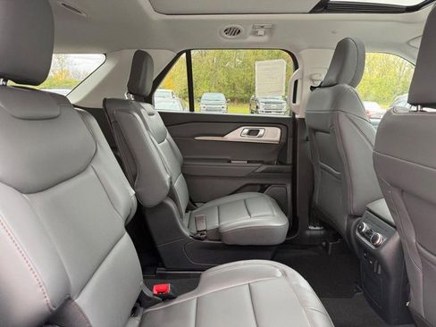 New 2025 Ford Explorer Active w/ Active Comfort Package image 6