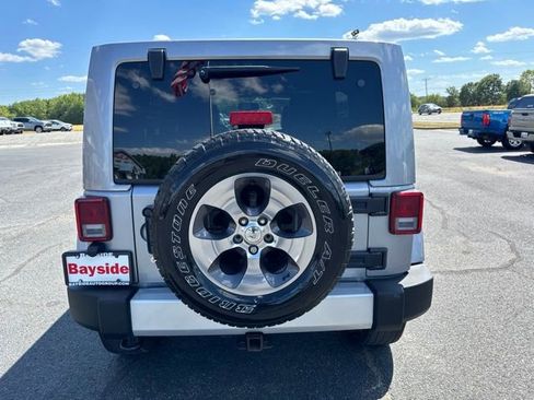 Used 2015 Jeep Wrangler Unlimited Sahara w/ Max Tow Package AWD/4WD image 14