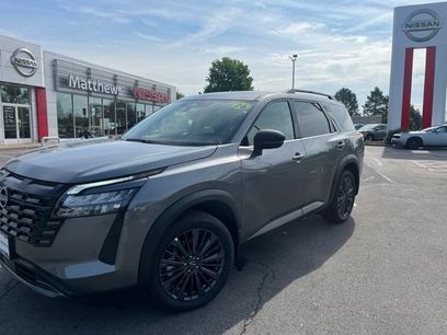 New 2026 Nissan Pathfinder SL w/ SL Premium Package