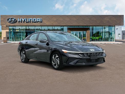 New 2025 Hyundai Elantra Limited FWD image 11