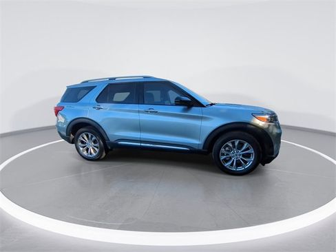 Used 2023 Ford Explorer Limited w/ Equipment Group 301A image 9
