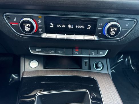 Used 2023 Audi Q5 2.0T Premium w/ Convenience Package image 17