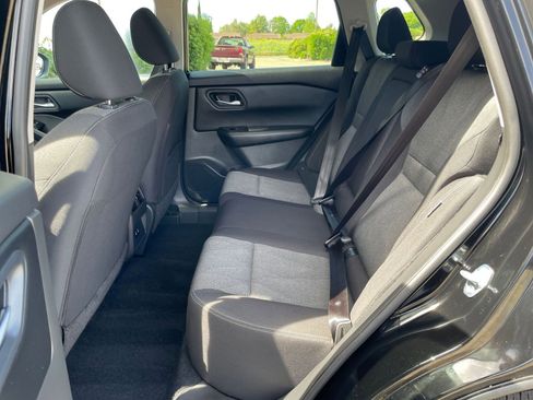 Used 2025 Nissan Rogue SV image 28