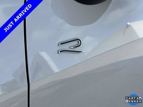Used 2025 Volkswagen Tiguan SE R-Line AWD/4WD image 9