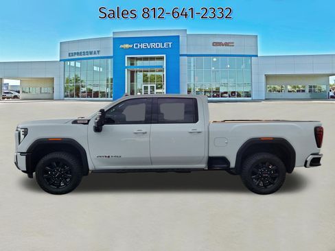 Used 2024 GMC Sierra 2500 AT4 w/ AT4 Premium Plus Package AWD/4WD image 4