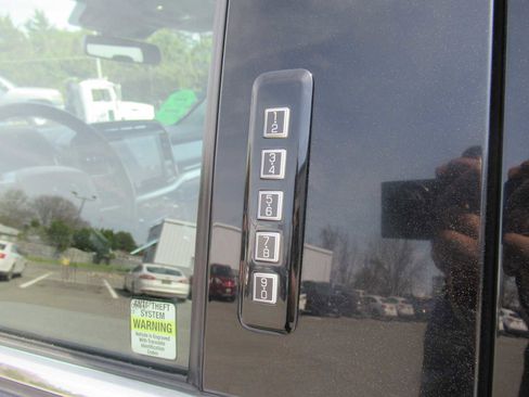 Used 2023 Ford F150 Lariat w/ Trailer Tow Package image 22