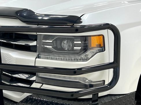 Used 2018 Chevrolet Silverado 1500 LTZ Z71 w/ LTZ Plus Package AWD/4WD image 37