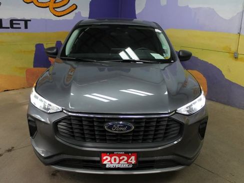 Used 2024 Ford Escape Active AWD/4WD image 3