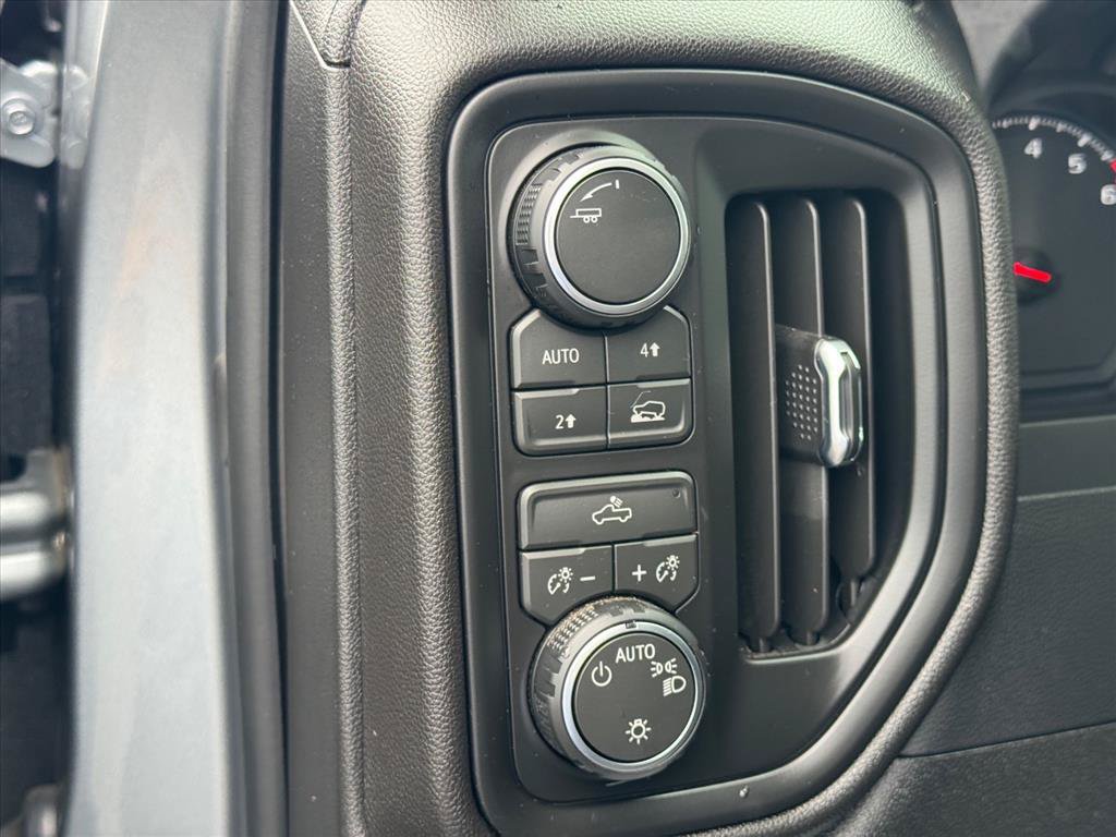 Used 2026 Chevrolet Silverado 1500 Custom AWD/4WD image 16