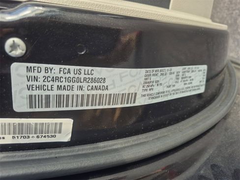 Used 2020 Chrysler Pacifica Limited image 26