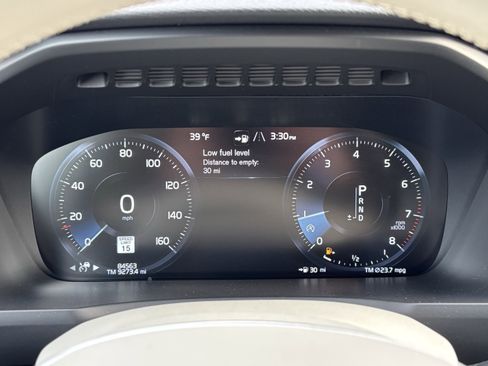 Used 2019 Volvo XC90 T6 Momentum w/ Protection Package Premier image 21