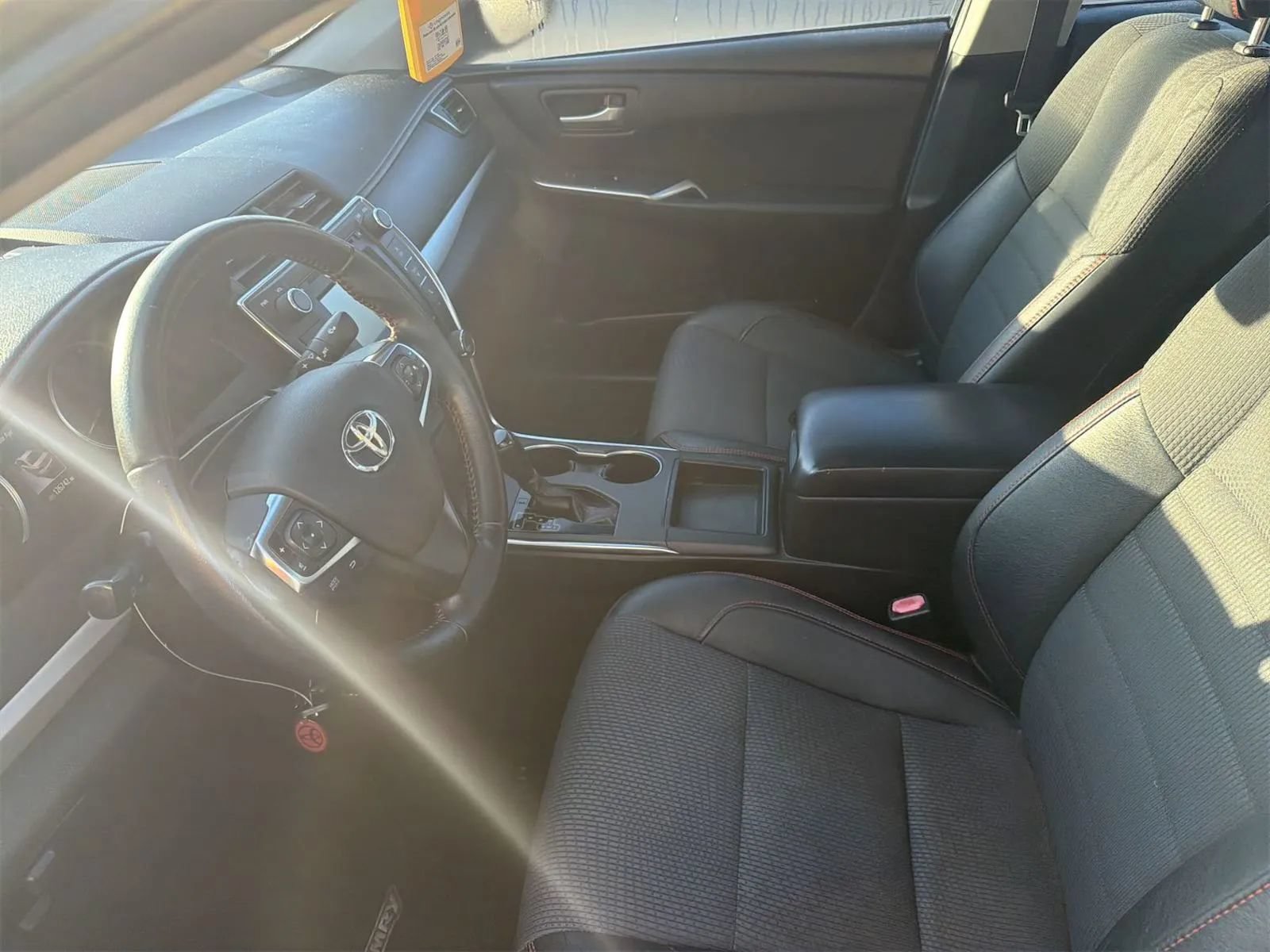 Used 2016 Toyota Camry SE FWD image 3