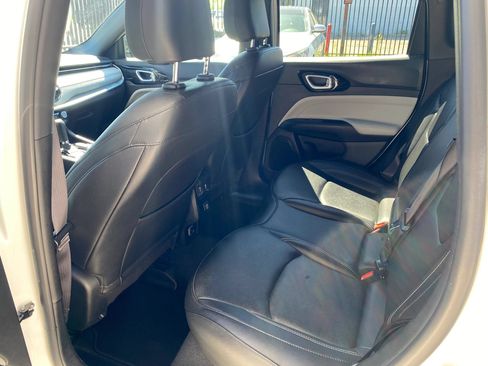 Used 2025 Jeep Compass Limited AWD/4WD image 9