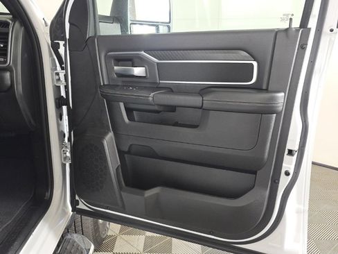 Certified 2026 RAM 2500 Big Horn AWD/4WD image 37