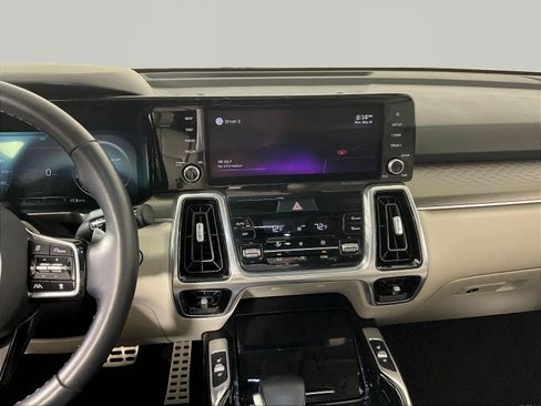 Used 2022 Kia Sorento SX FWD image 9