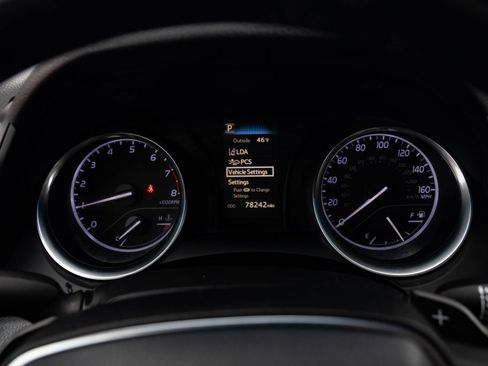 Used 2018 Toyota Camry SE image 11