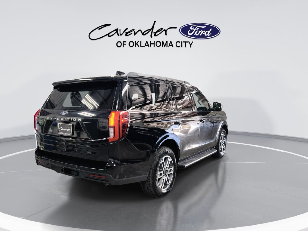 Used 2025 Ford Expedition Active AWD/4WD image 8