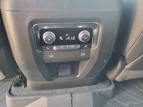 Used 2024 Chevrolet Tahoe Premier w/ Premium Package AWD/4WD image 11