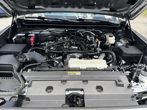 Used 2024 Toyota Tacoma SR5 w/ SR5 Upgrade Package AWD/4WD image 35