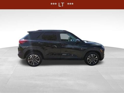 Used 2025 Chevrolet TrailBlazer LT FWD image 8