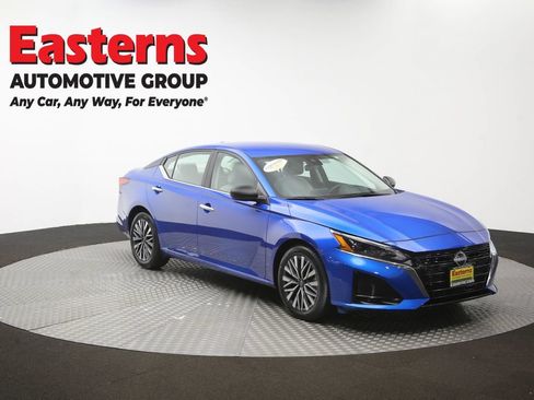 Used 2025 Nissan Altima 2.5 SV FWD image 48