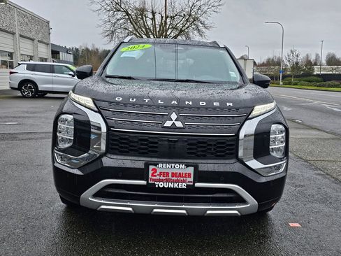 Used 2024 Mitsubishi Outlander SEL image 2