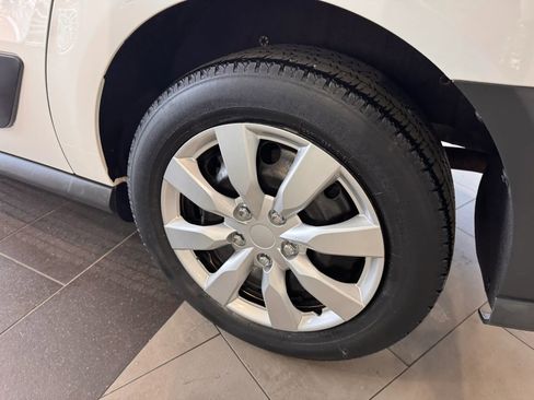 Used 2016 Ford Transit Connect XL image 30