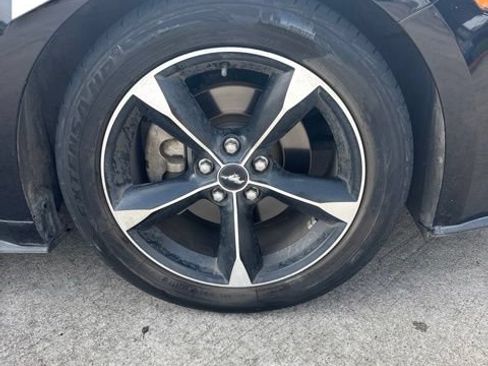 Used 2018 Ford Mustang Coupe RWD image 3