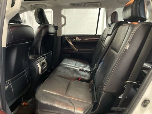 Used 2015 Lexus GX 460 image 10