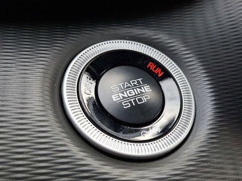 New 2025 Jeep Grand Cherokee L Laredo image 16