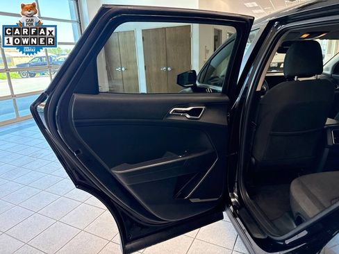 Used 2023 Kia Sportage LX AWD/4WD image 11